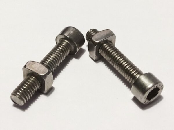 Vis inox 36 x 6 mm pour poignée de portage bouteille.